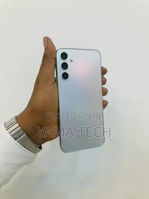 Photo - New Samsung Galaxy A35 128 GB Silver