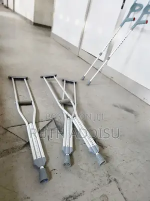 Crutches黨籍crutches起火crutches骨折crutches才是crutches髁了crutches