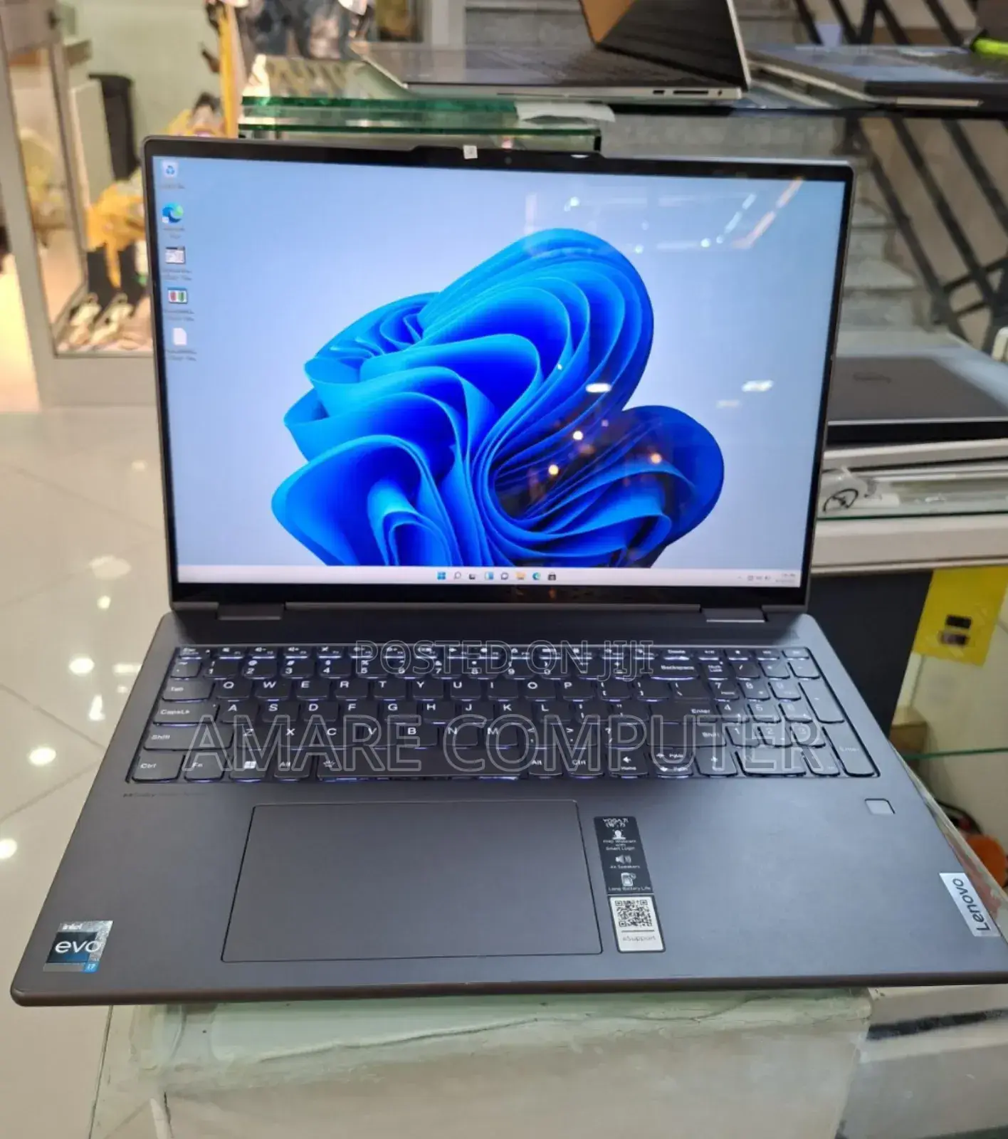 New Laptop Lenovo Yoga 7i 16GB Intel Core I7 SSD 1T