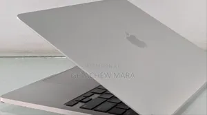 New Laptop Apple MacBook Pro 2017 8GB Intel Core I5 SSD 512GB