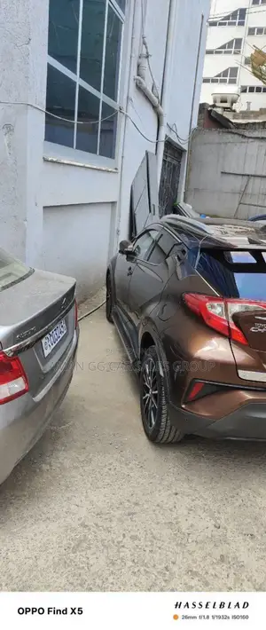 Toyota C-HR 2018 Gold