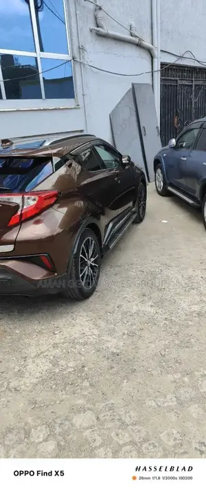 Toyota C-HR 2018 Gold