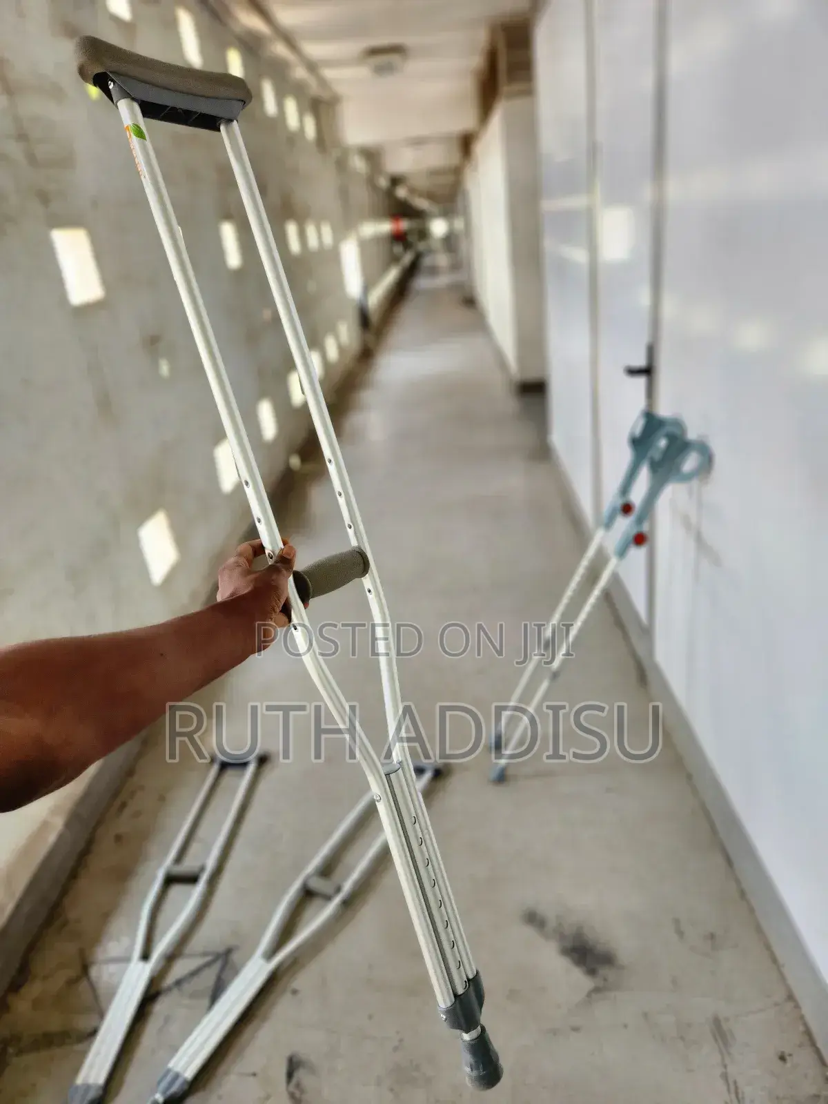 Medical Crutches Axillary Bilateral Crutches地球crutches