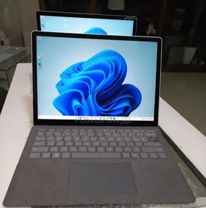 New Laptop Microsoft Surface 16GB Intel Core I7 SSD 512GB