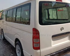 Toyota HiAce 2013 White