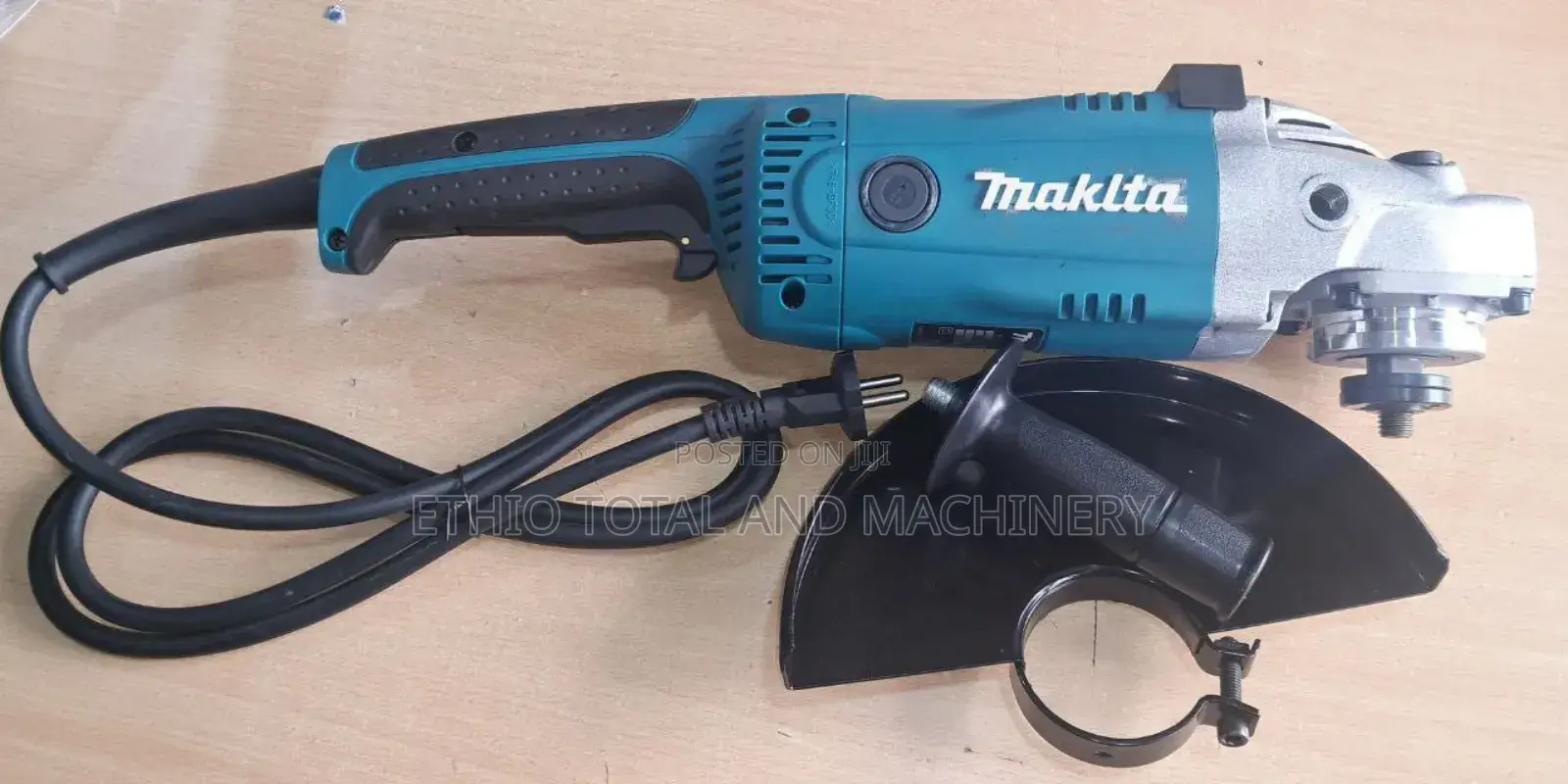 Makita Grinder 2400 Watt