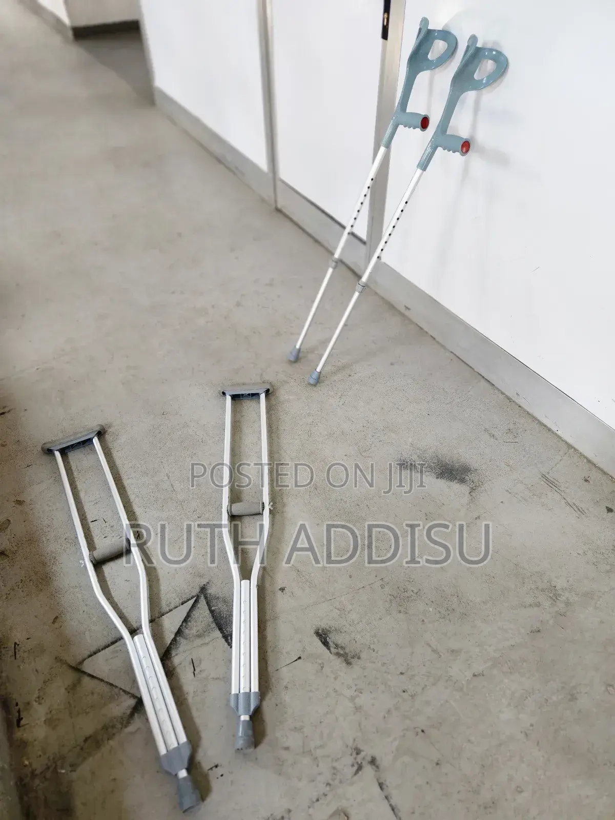 Crutches黨員crutches半個medical Bilateral Crutches米蘭crutches New