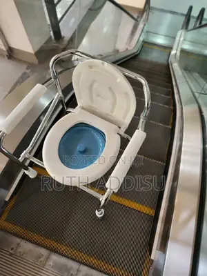 Toilet Chair Medical Almunium Commode Chair鉛水commode Chair