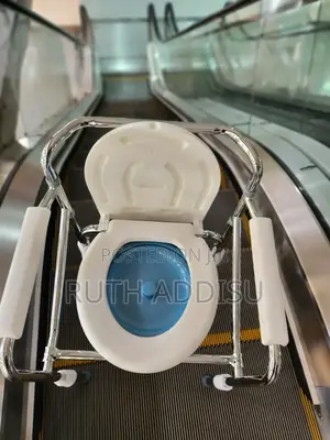 Photo - Commode Chair米粒toilet Chair來到poty Chair姦苷commode Chair