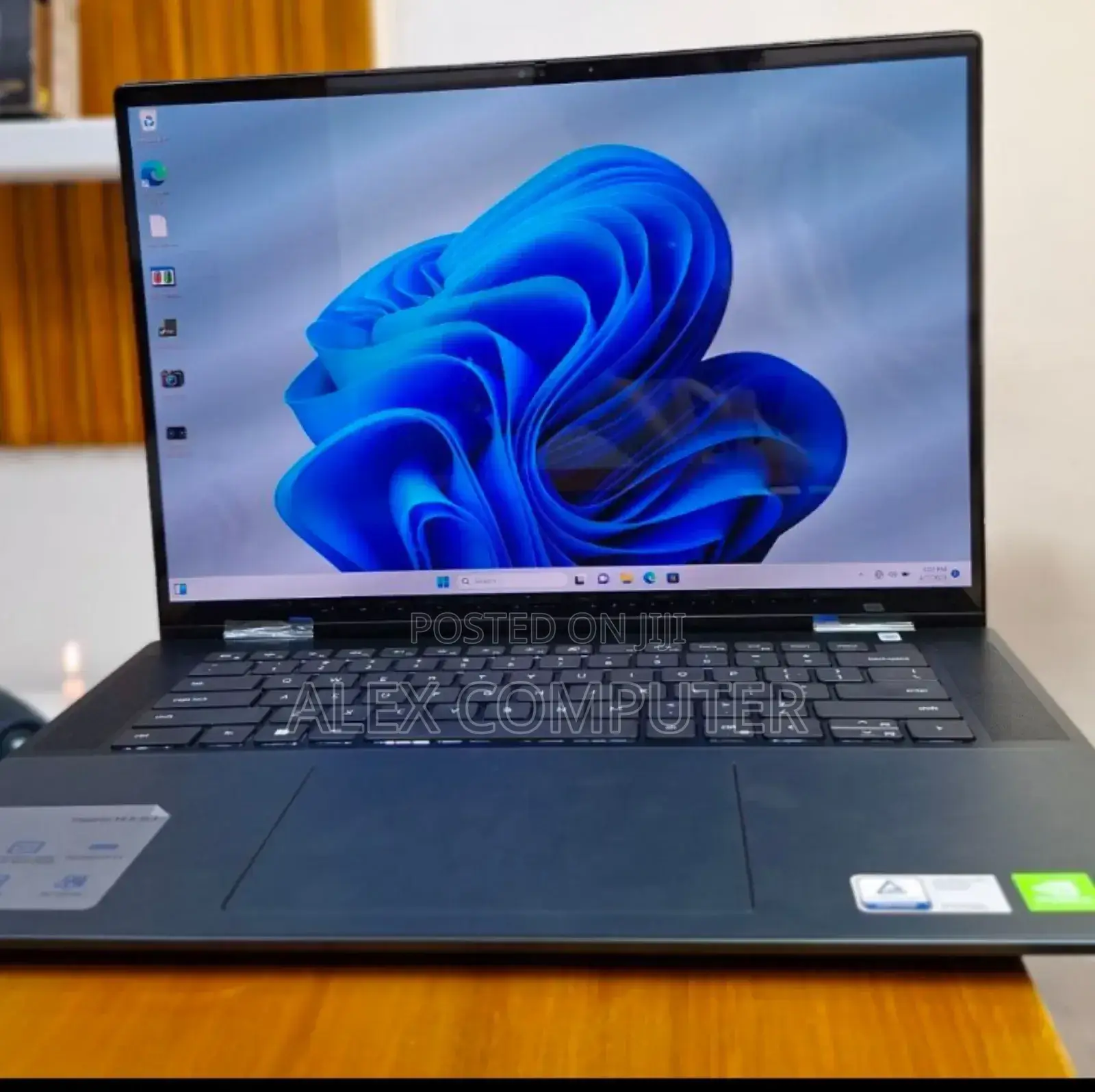 New Laptop Dell Inspiron 16 5620 16GB Intel Core I7 SSD 1T