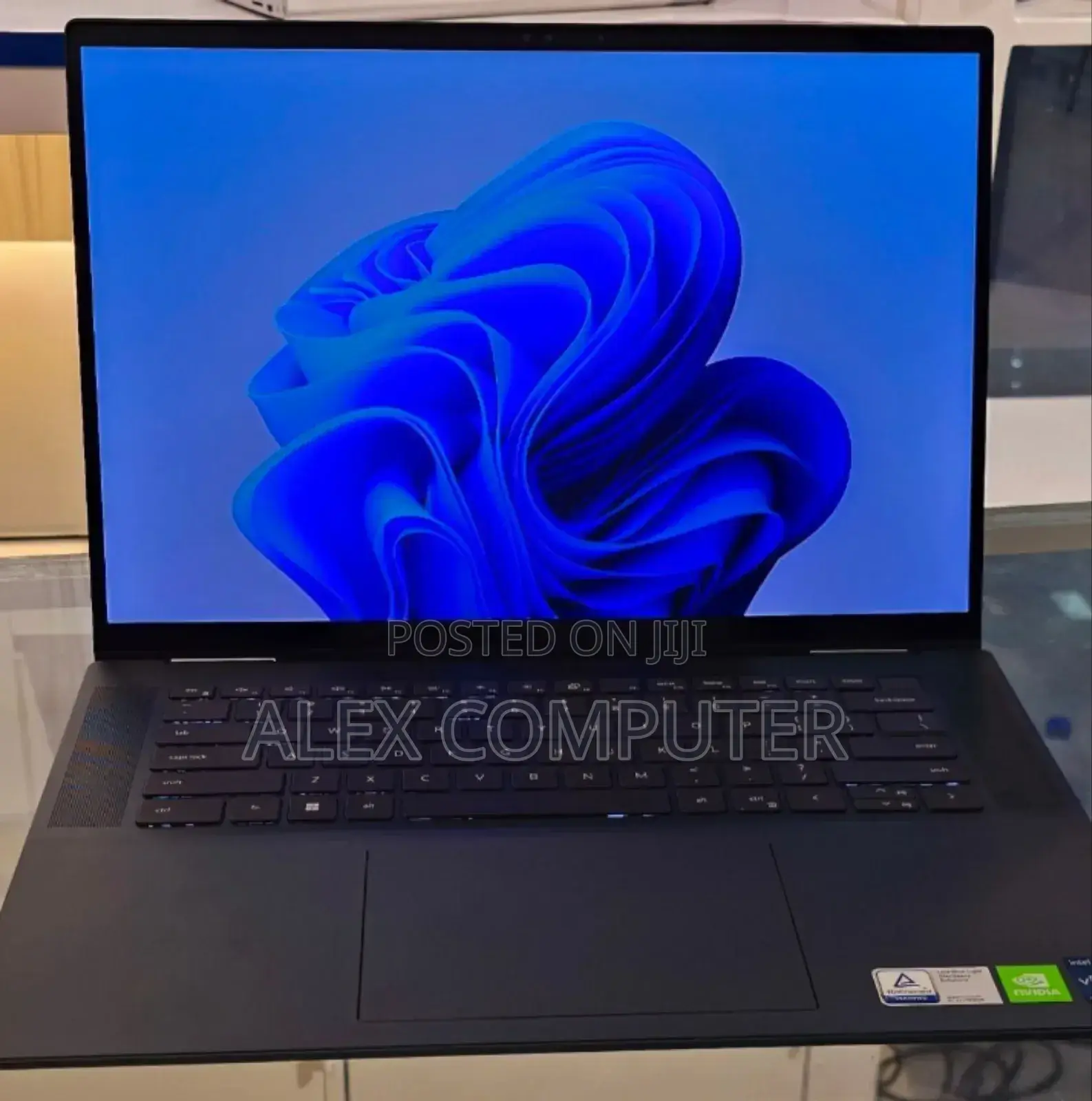 New Laptop Dell Inspiron 16 5620 16GB Intel Core I7 SSD 1T