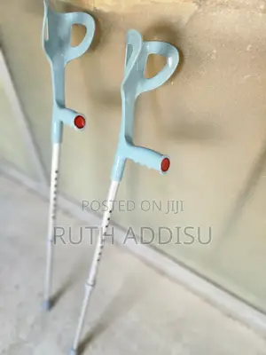 Crutches半天crutches㯲哭crutches𩠐走crutches營運crutches災民crutches