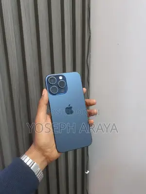 Photo - Apple iPhone 15 Pro Max 256 GB Blue