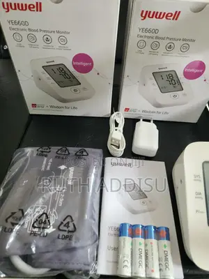 Photo - Blood Pressuer Monitor材我digital Blood Pressure森巴digital Bp