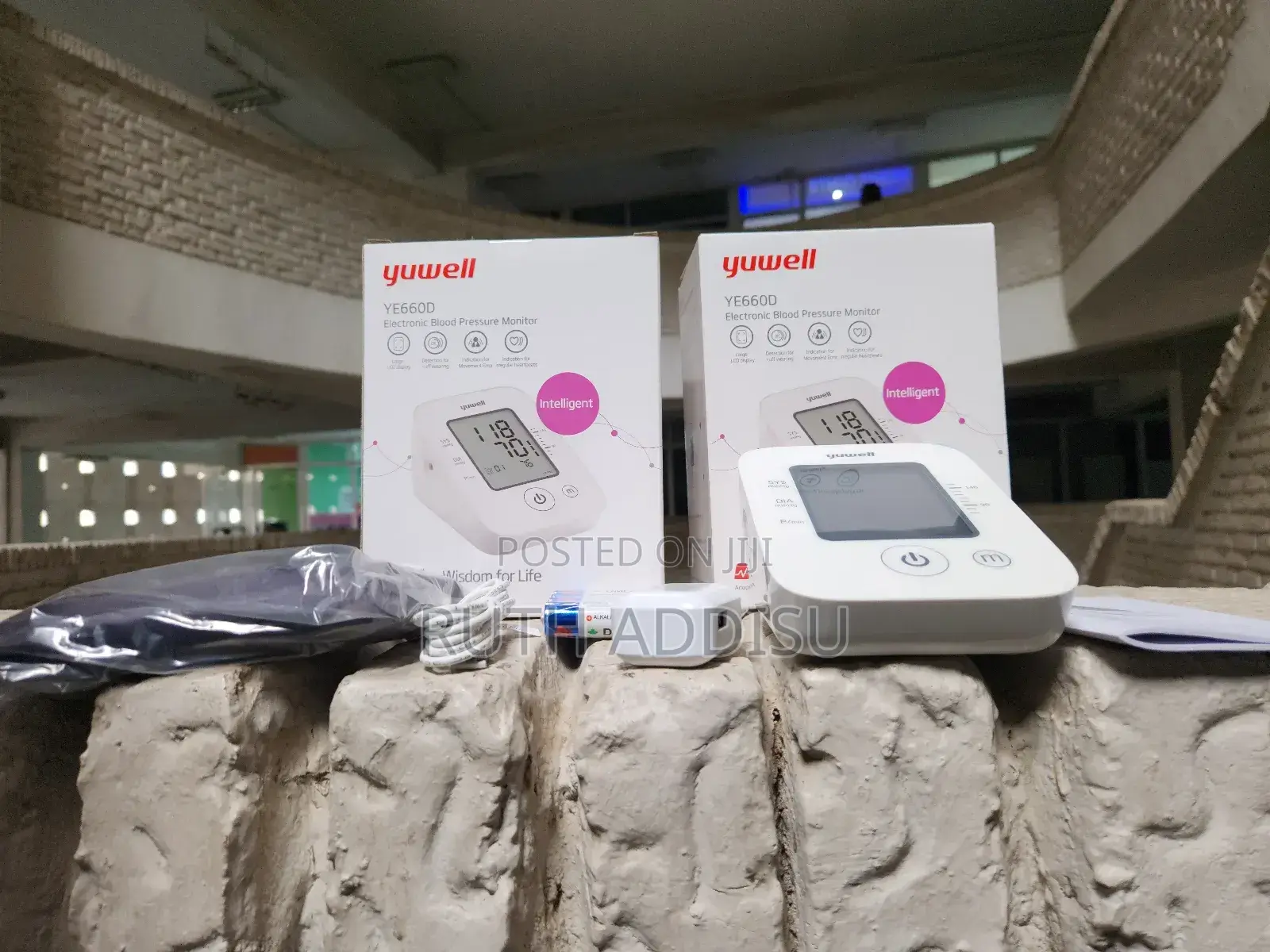 Digital Blood Pressuer Monitor本身digital Blood Pressuer Bp