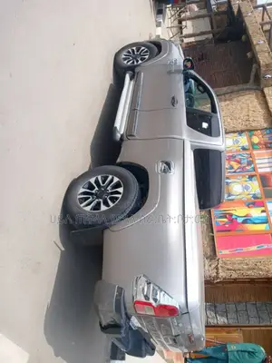 Toyota Hilux 2020 Pink