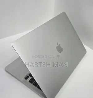 New Laptop Apple MacBook Pro 2022 M2 8GB Apple M2 SSD 512GB