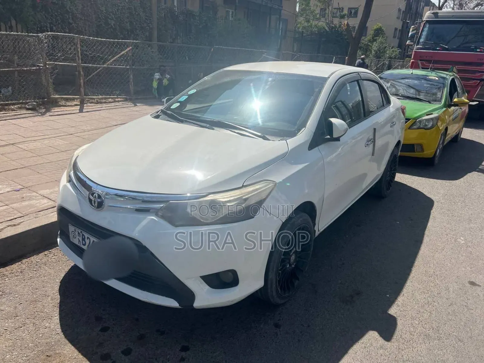 Toyota Yaris SE Hatchback 5dr 2015 White