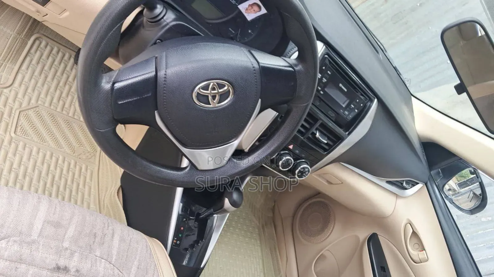 Toyota Yaris SE Hatchback 5dr 2015 White