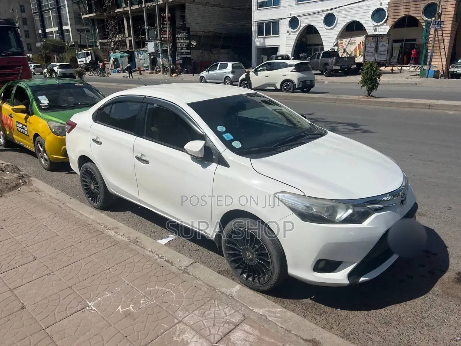 Toyota Yaris SE Hatchback 5dr 2015 White