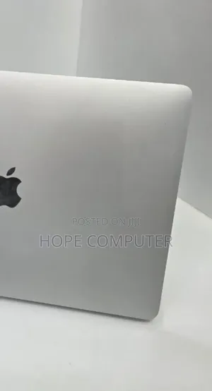 New Laptop Apple MacBook Pro 2022 M2 8GB Apple M2 SSD 512GB