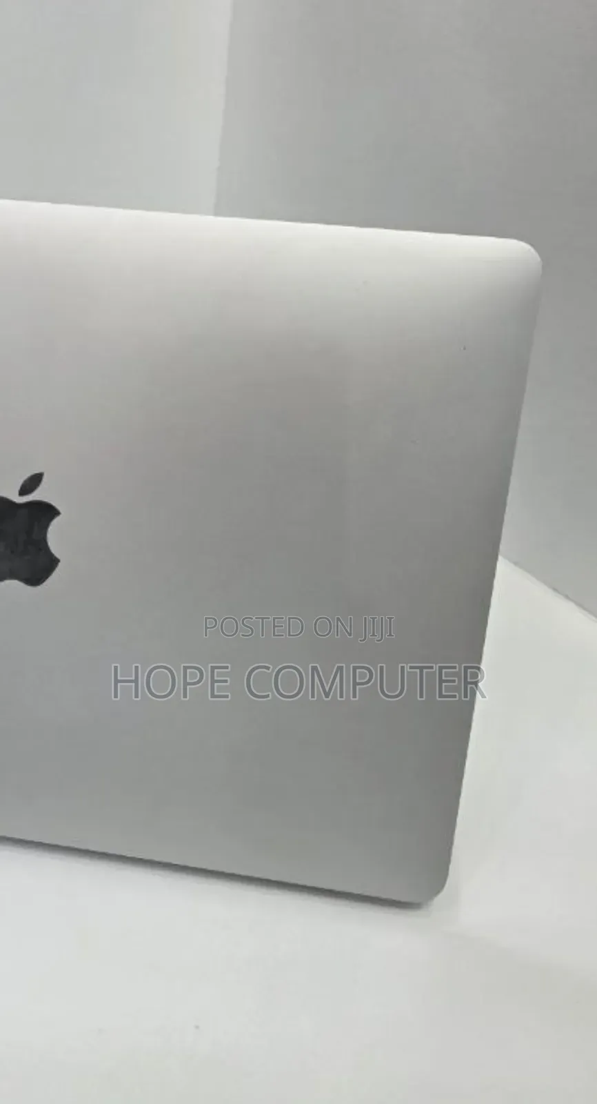 New Laptop Apple MacBook Pro 2022 M2 8GB Apple M2 SSD 512GB