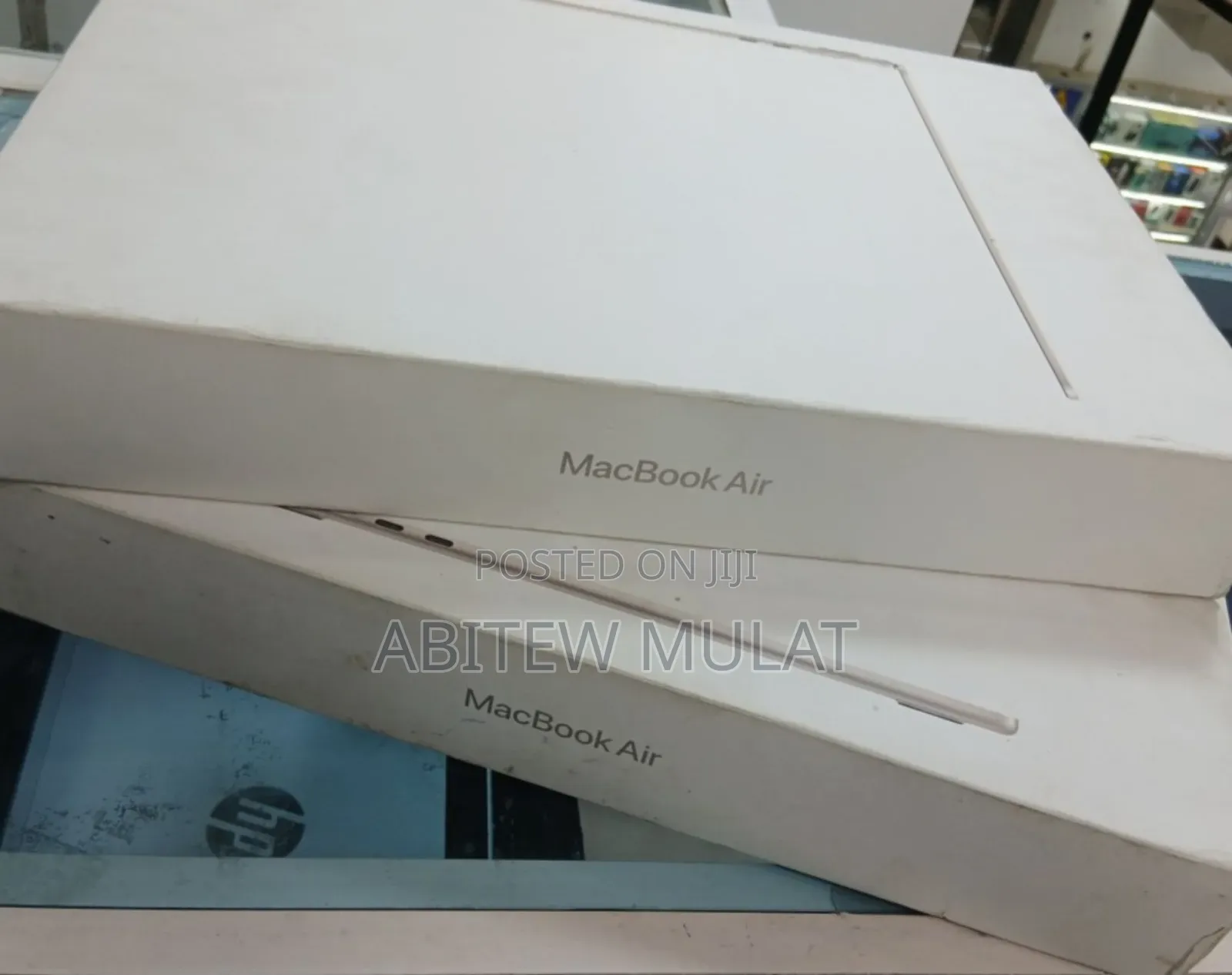 New Laptop Apple MacBook Air 2025 M4 13-Inch 16GB Apple M4 SSD 256GB