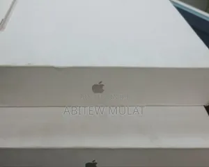 New Laptop Apple MacBook Air 2025 M4 13-Inch 16GB Apple M4 SSD 256GB