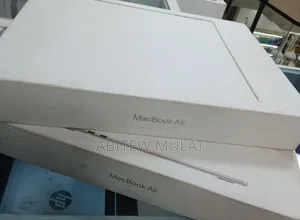 New Laptop Apple MacBook Air 2025 M4 13-Inch 16GB Apple M4 SSD 256GB