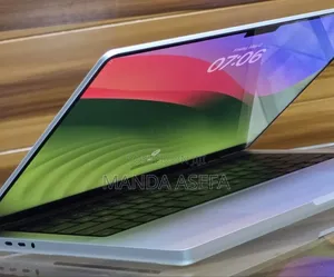 New Laptop Apple MacBook Pro 8GB Apple M3 SSD 512GB