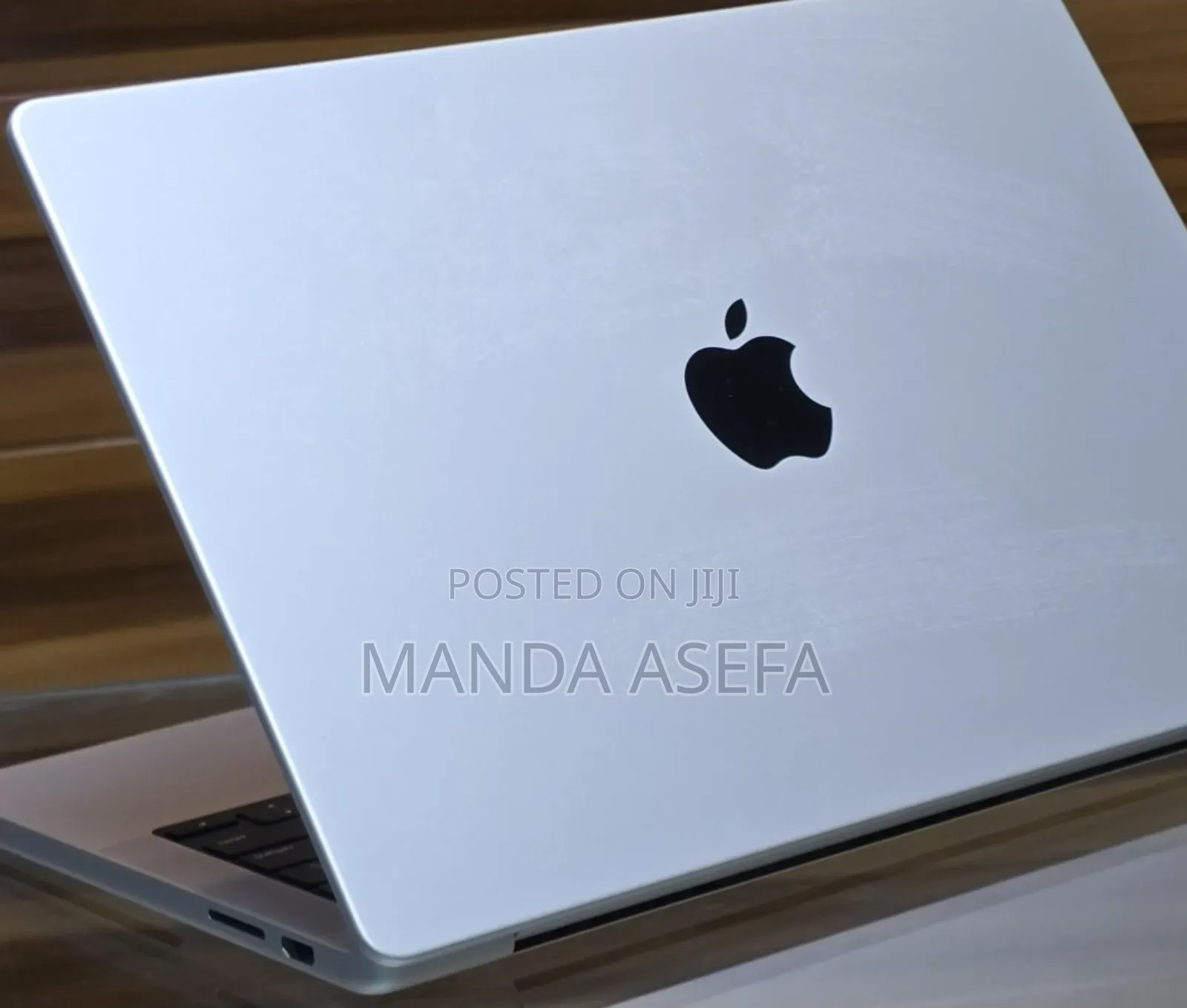 New Laptop Apple MacBook Pro 8GB Apple M3 SSD 512GB