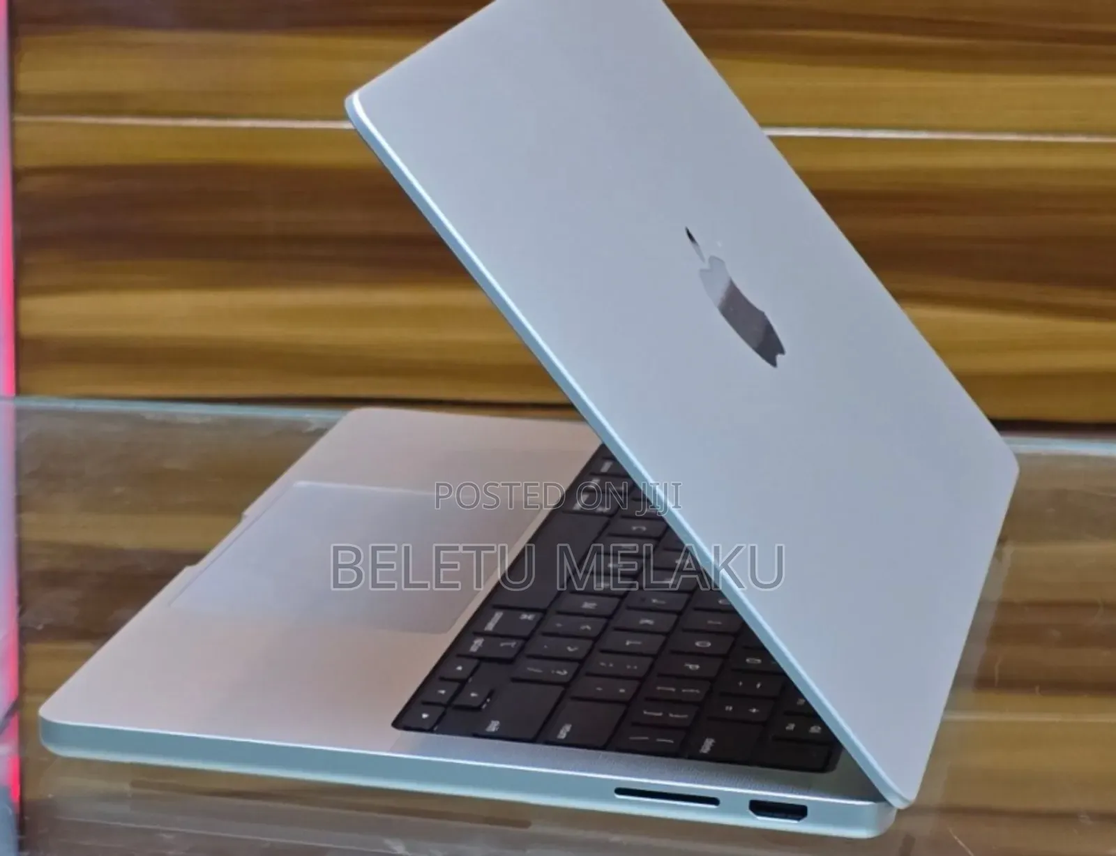 New Laptop Apple MacBook Pro 2023 M3 14-Inch 8GB Apple M3 SSD 512GB