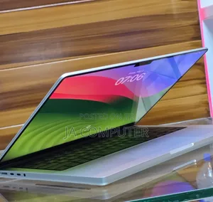 Photo - New Laptop Apple MacBook Pro 2023 M3 14-Inch 8GB Apple M3 Pro SSD 512GB