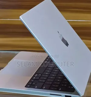 New Laptop Apple MacBook Pro 2024 M4 14-Inch 8GB Apple M3 SSD 512GB