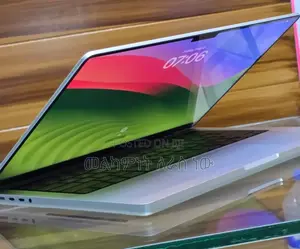 New Laptop Apple MacBook Pro 2023 M2 8GB Apple M2 SSD 512GB