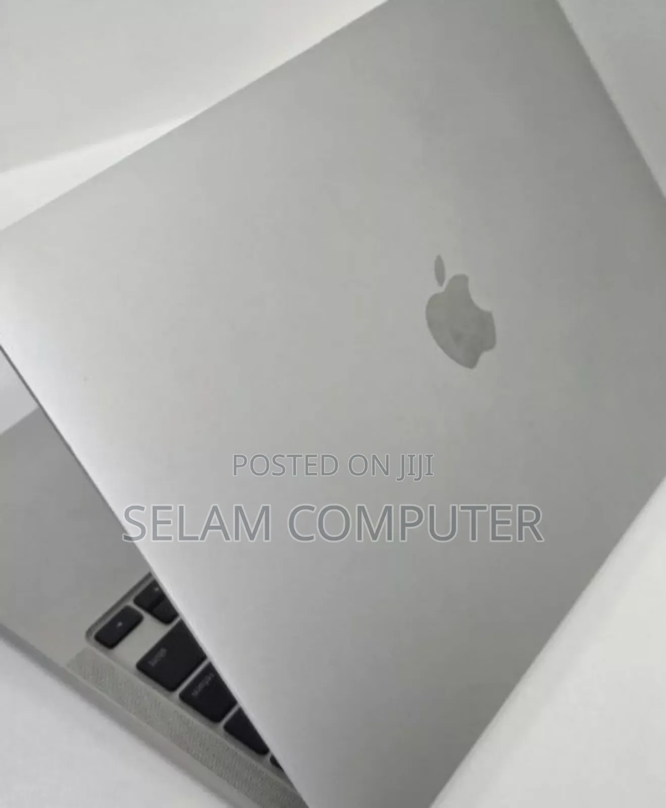 New Laptop Apple MacBook Pro 2022 M2 8GB Apple M2 SSD 512GB