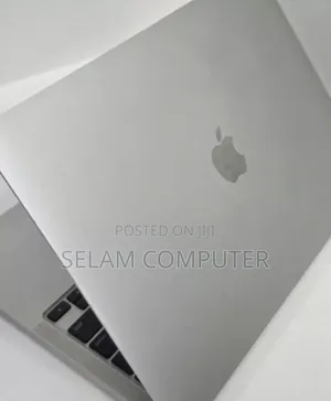 New Laptop Apple MacBook Pro 2022 M2 8GB Apple M2 SSD 512GB