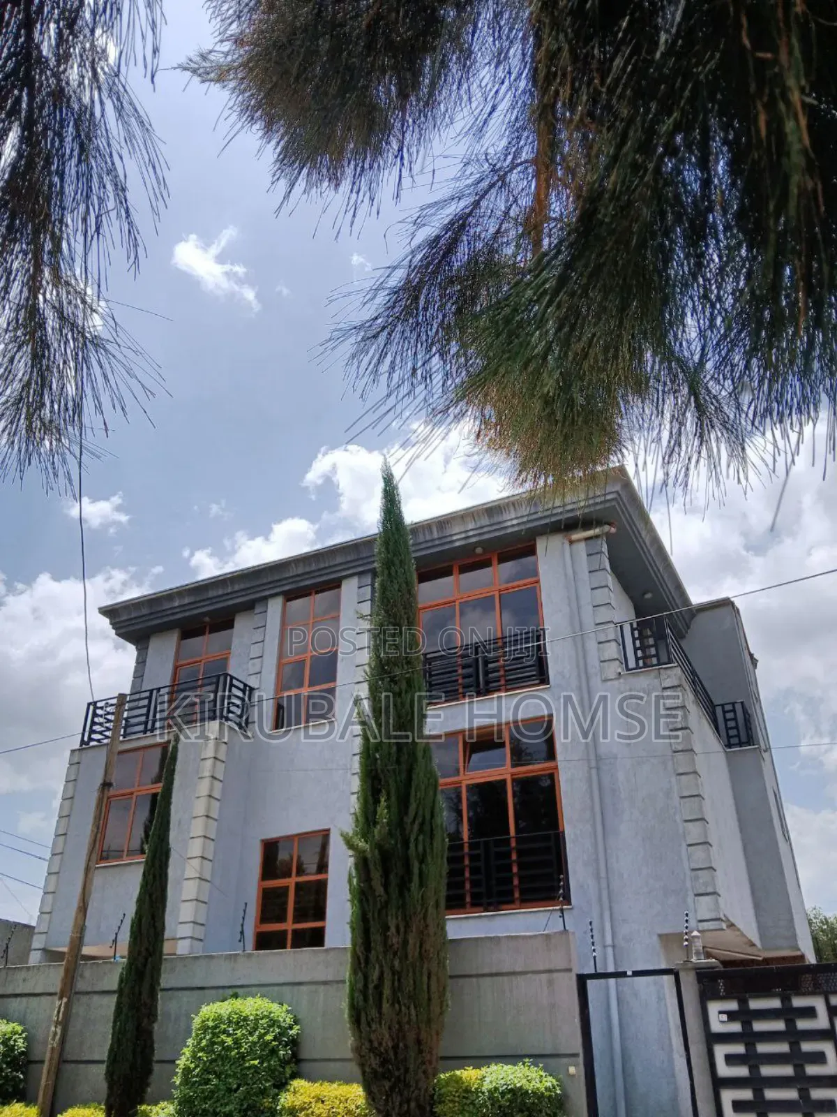 Furnished 5bdrm Villa in Bole for rent