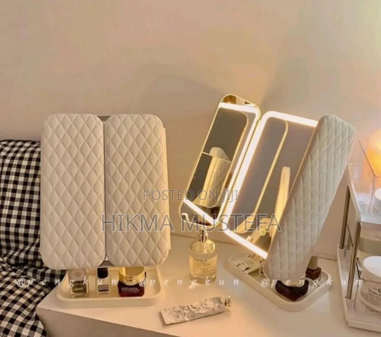 Led Lightd Cosmetic Mirror