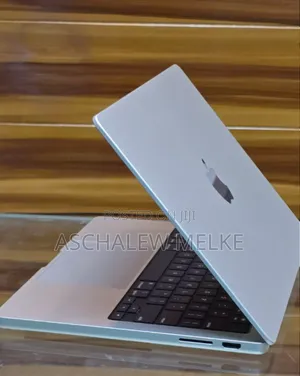 Photo - New Laptop Apple MacBook Pro 2024 M3 14-Inch 8GB Apple M3 SSD 512GB