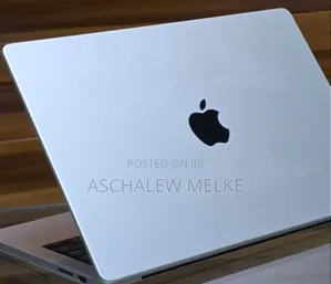 New Laptop Apple MacBook Pro 2024 M3 14-Inch 8GB Apple M3 SSD 512GB