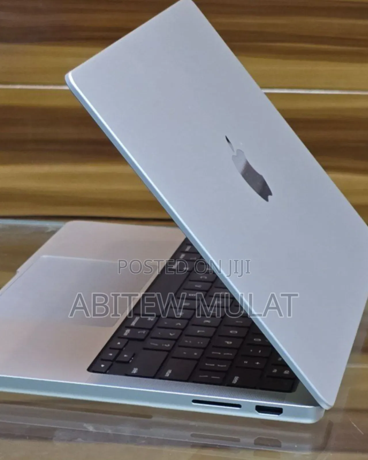 New Laptop Apple MacBook Pro 2023 M3 14-Inch 8GB Apple M3 SSD 512GB