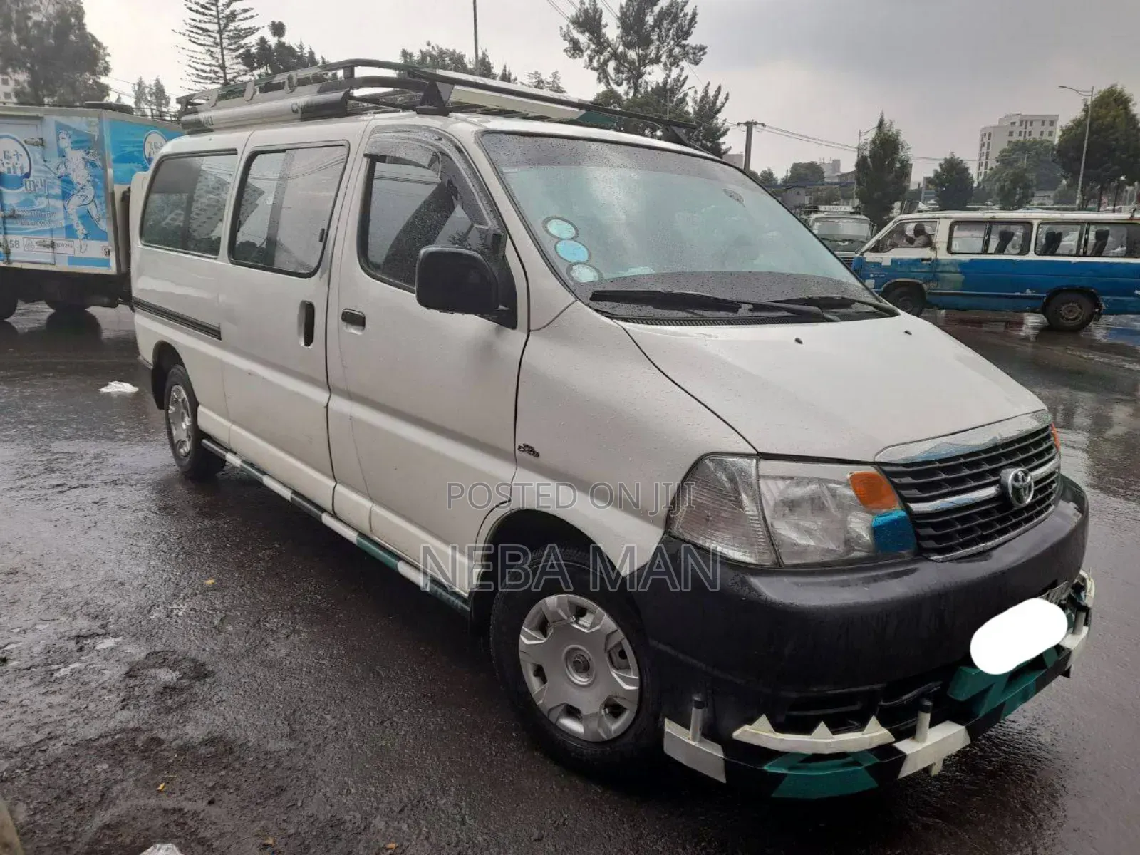Toyota HiAce 2009 White
