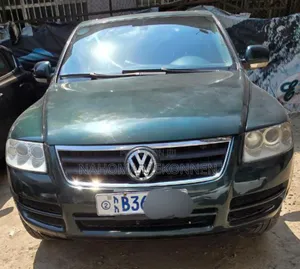 Photo - Volkswagen Touareg 2006 Green