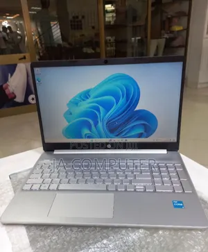 New Laptop HP Stream Notebook 8GB Intel Core I3 SSD 1T