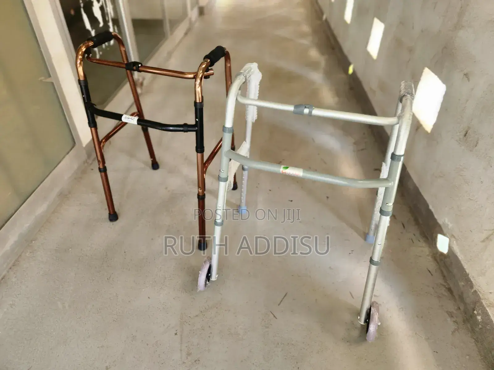 Walker Medical半年walking Aid Medical Walker災害walker她與walker