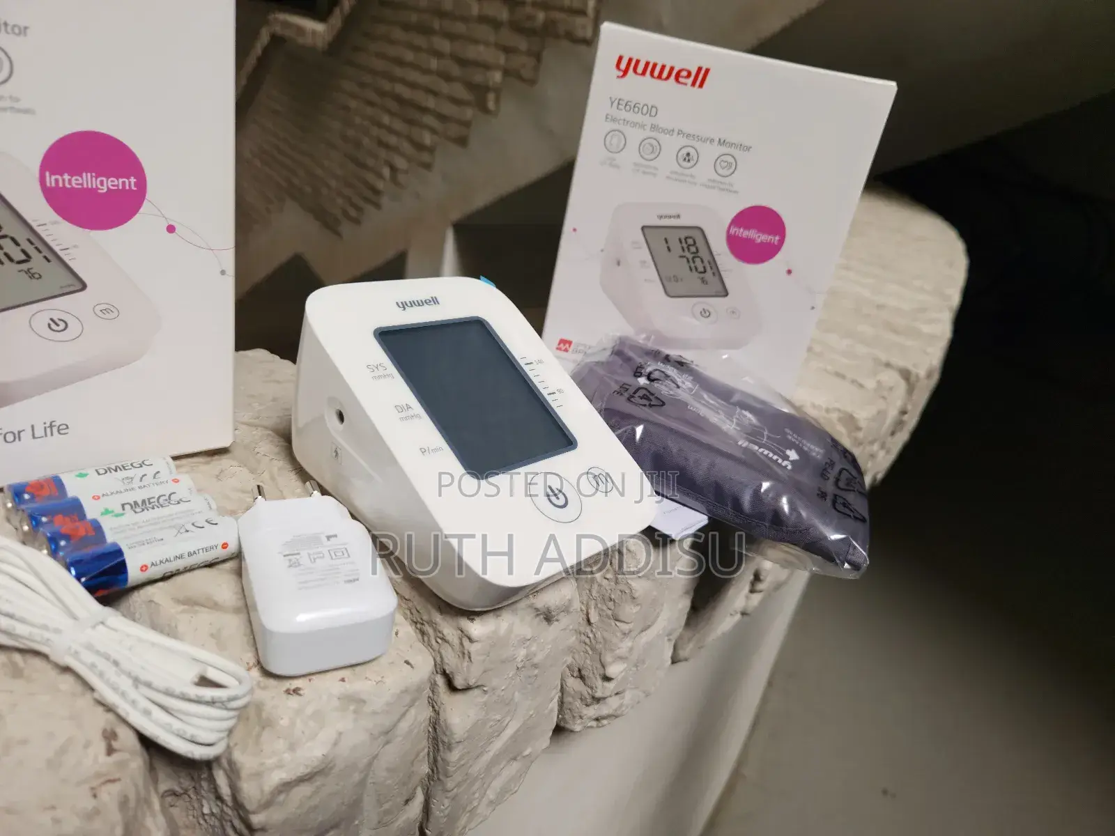 Medical Blood Pressure Monitor半個brand New Digital Bp Monitor