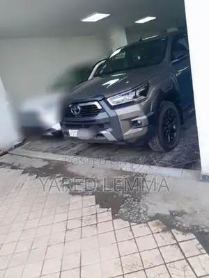 Toyota Hilux 2021 Black