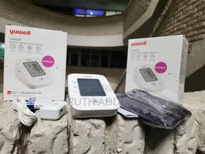 Photo - Digital Blood Pressuer Monitor起初medical Bp Monitor去玩bp