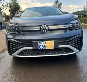 Photo - Volkswagen ID.6 2023 Blue